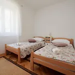 Cozy Downtown With Balcony * 特罗吉尔