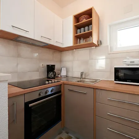 Apartament Cozy Downtown With Balcony Trogir