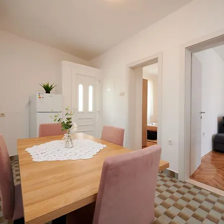 Appartement Cozy Downtown With Balcony